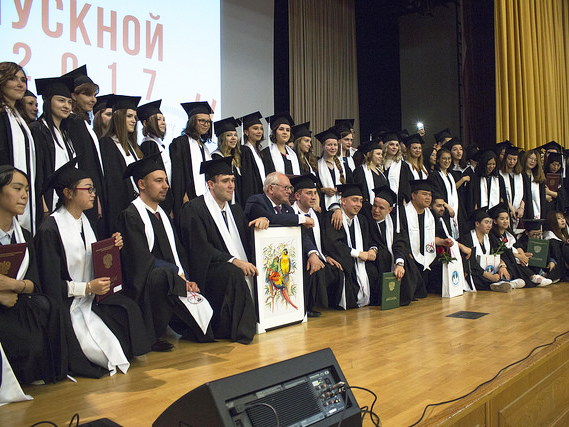 Вручение дипломов выпускникам Высшей школы перевода 2017 года